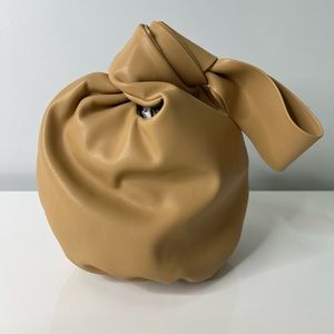 MANGO small knot pouch wristlet